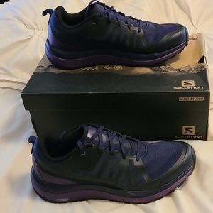 Salomon Shoes size 10